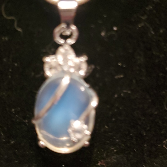 S.S. MOONSTONE PENDANT - Picture 2 of 4